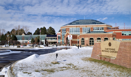 view of Botanic Gardens sign, building, and conservatory