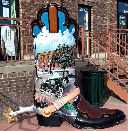 boot with 1932 Ford car